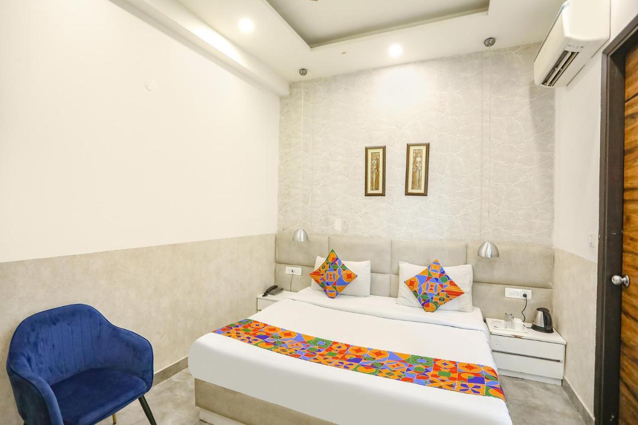 Fabhotel F9 Sector 19 诺伊达 外观 照片