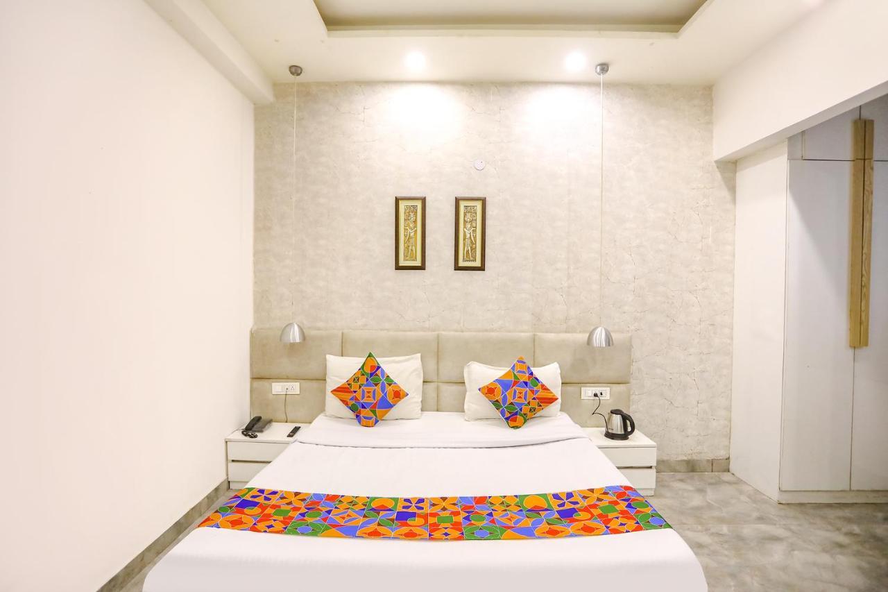 Fabhotel F9 Sector 19 诺伊达 外观 照片