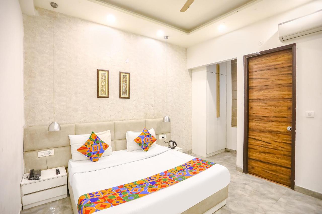 Fabhotel F9 Sector 19 诺伊达 外观 照片