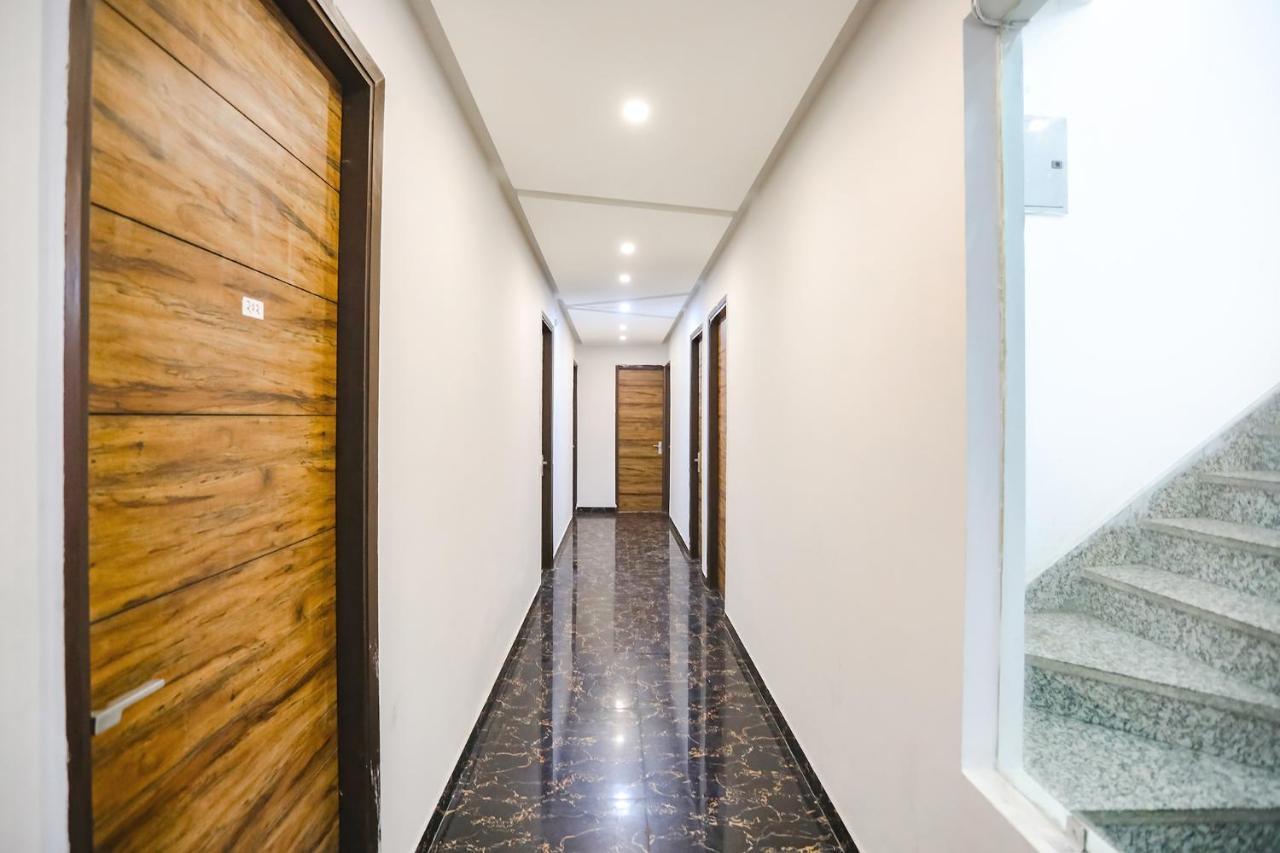Fabhotel F9 Sector 19 诺伊达 外观 照片