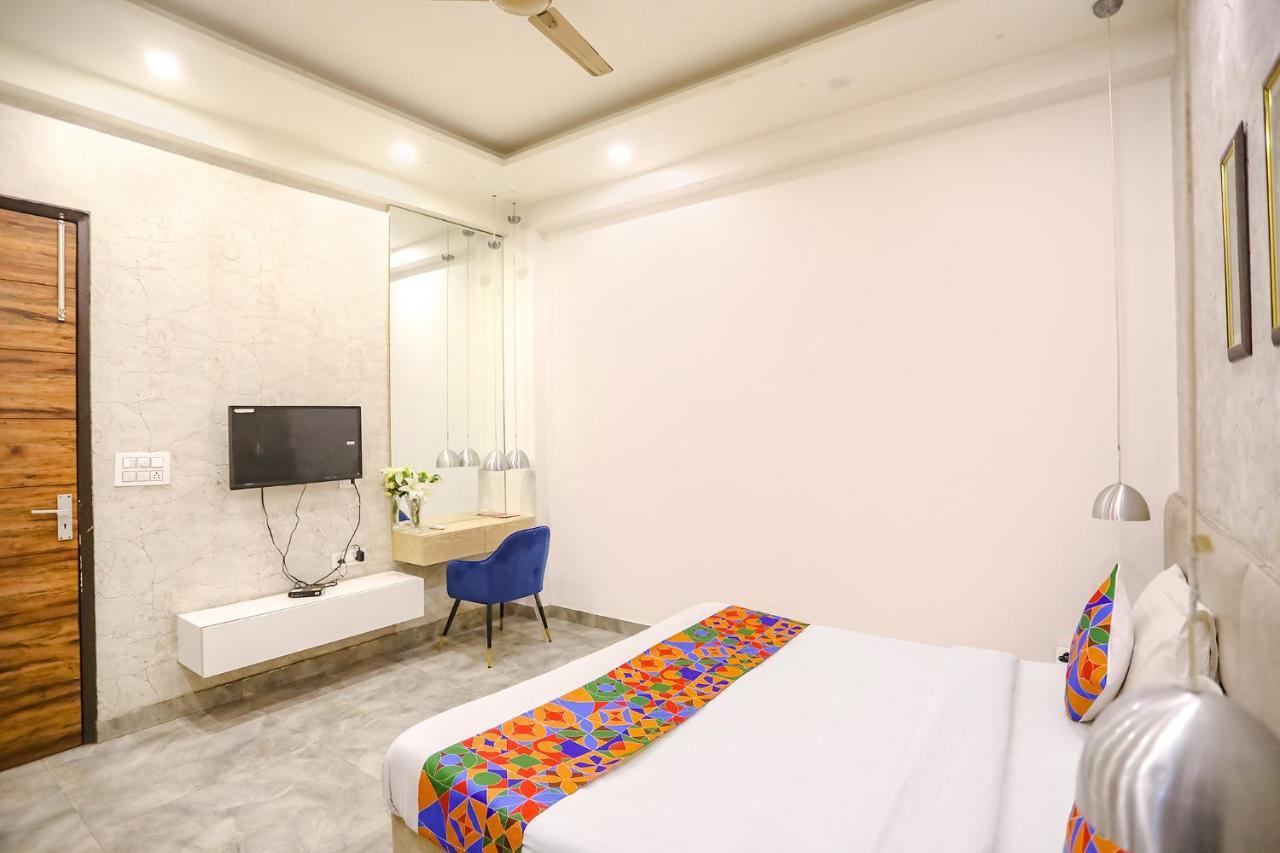 Fabhotel F9 Sector 19 诺伊达 外观 照片
