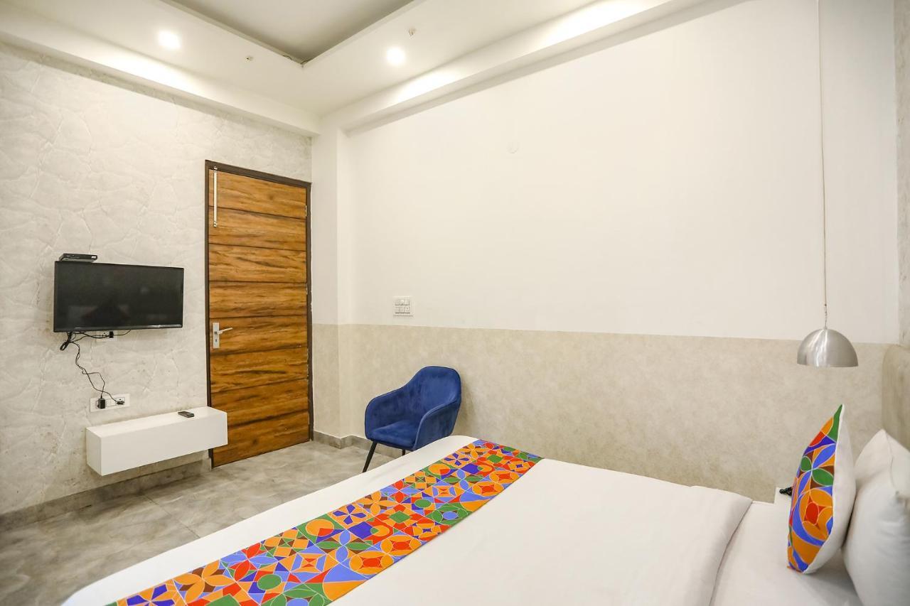 Fabhotel F9 Sector 19 诺伊达 外观 照片