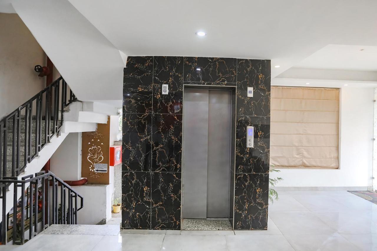Fabhotel F9 Sector 19 诺伊达 外观 照片